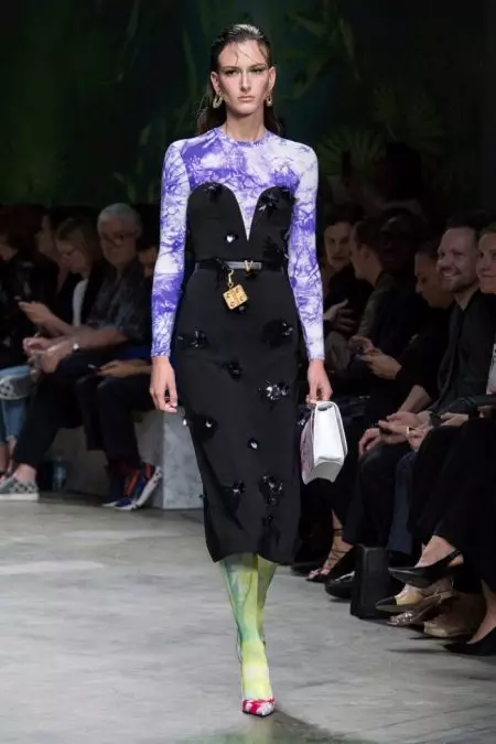 Versace bringt Tailoring & Seduction für das Frühjahr 2020