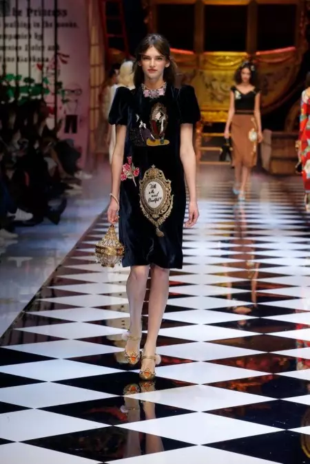 Dolce & Gabbana Fall 2016 | Beke ea feshene ea Milan