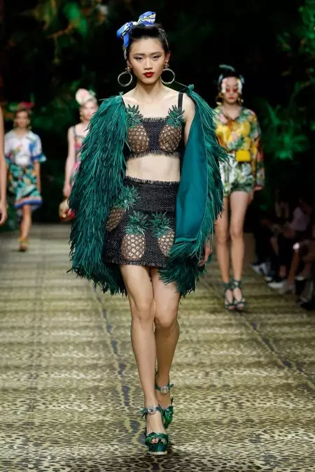 Naging Tropiko ang Dolce & Gabbana para sa Spring 2020