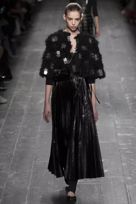 Valentino Fall 2016 | Beke ea Feshene ea Paris