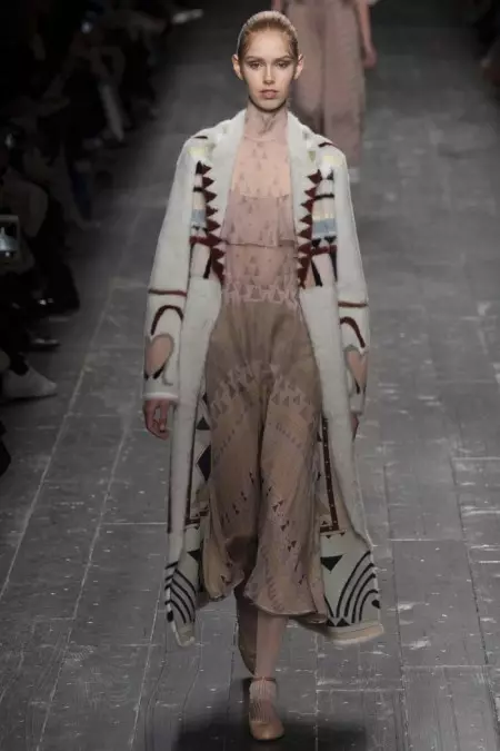 Valentino Fall 2016 | ਪੈਰਿਸ ਫੈਸ਼ਨ ਵੀਕ