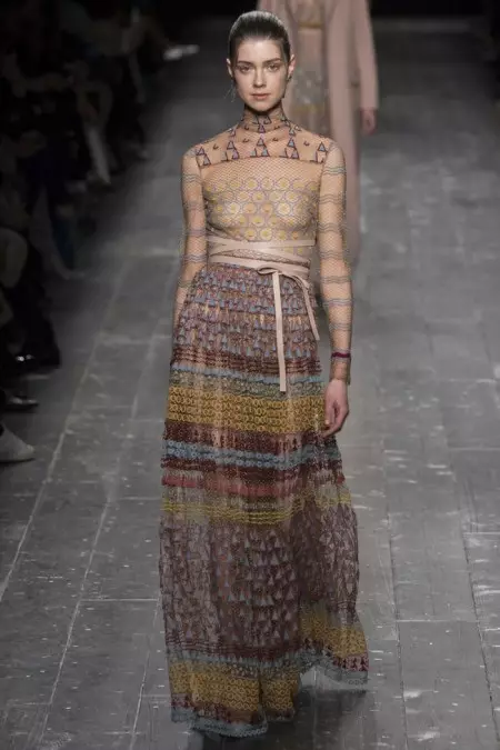 Valentino 2016 წლის შემოდგომა | პარიზის მოდის კვირეული