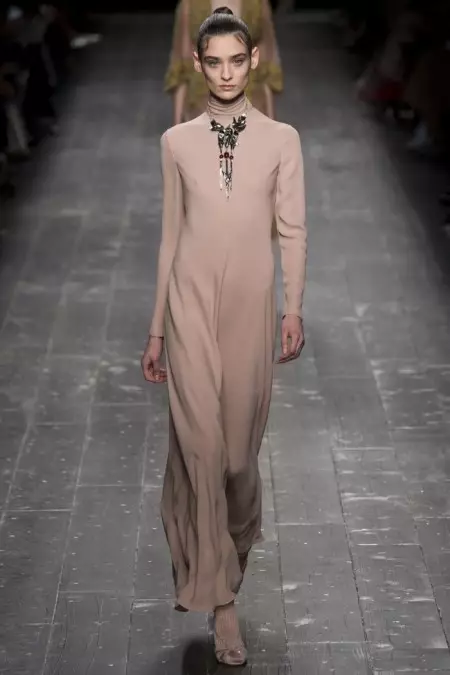 Valentino Fall 2016 | ပဲရစ်ဖက်ရှင်ရက်သတ္တပတ်