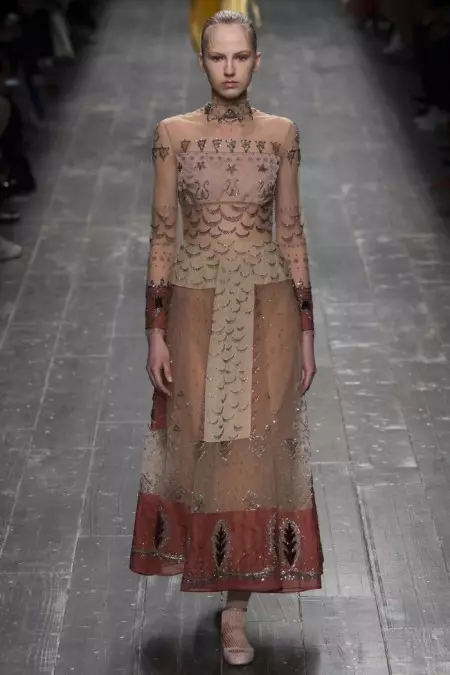 Valentino Fall 2016 | ปารีสแฟชั่นวีค