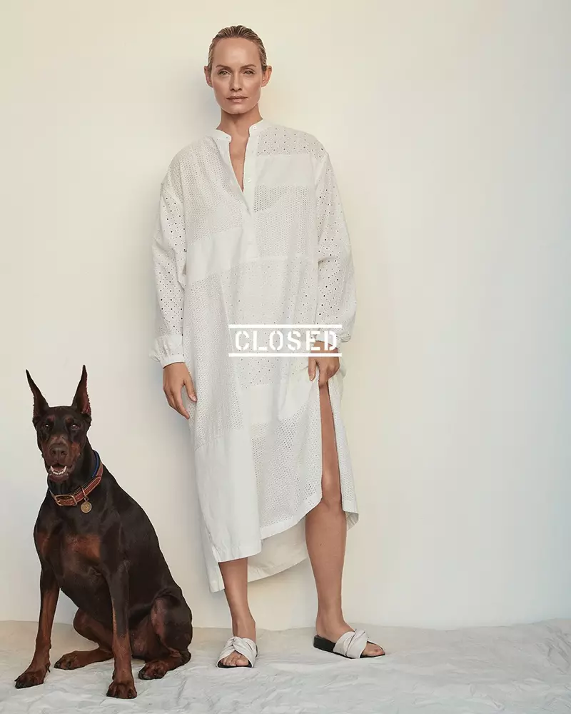 Amber Valletta 出演 2021 春夏封閉廣告大片。照片：大衛羅默