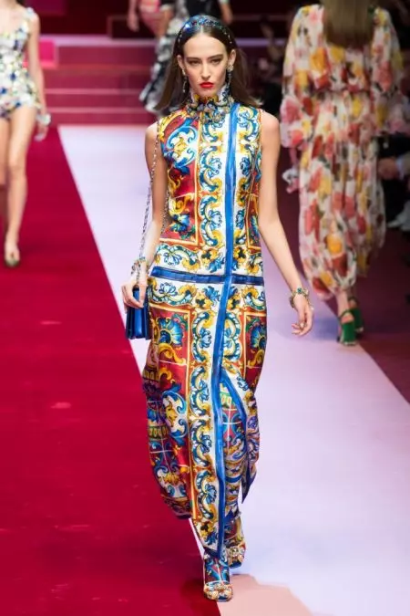 Dolce እና Gabbana ለፀደይ 2018 የውስጥ ልብስ አነሳሽነት አሳይተዋል።