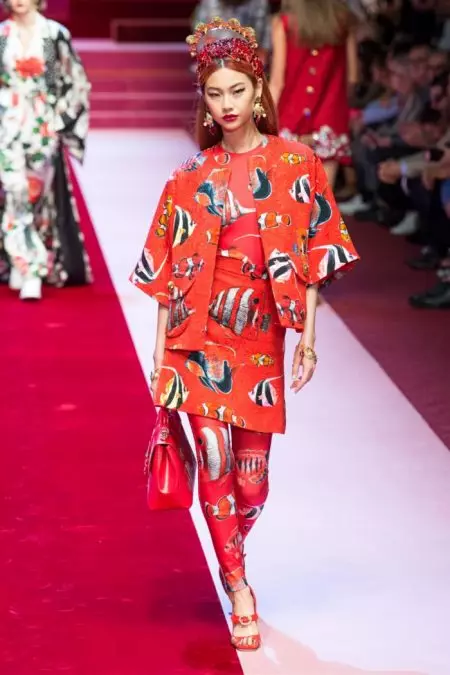 Dolce እና Gabbana ለፀደይ 2018 የውስጥ ልብስ አነሳሽነት አሳይተዋል።