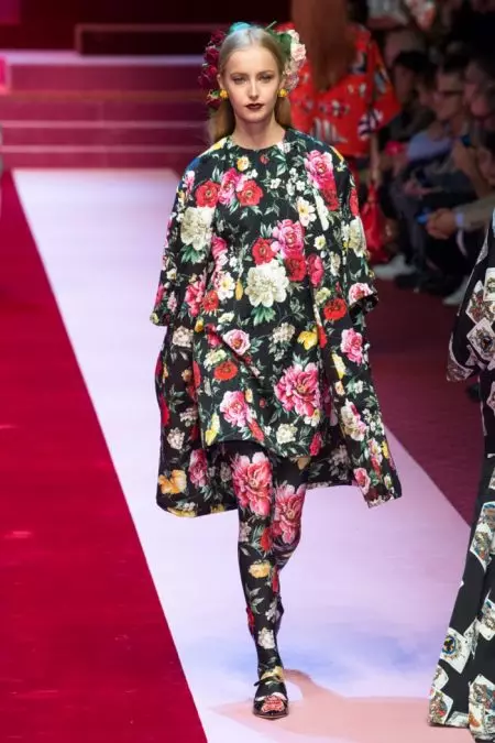 Dolce & Gabbana 2018-нче елның язына илһамлы эчке кием күрсәтә