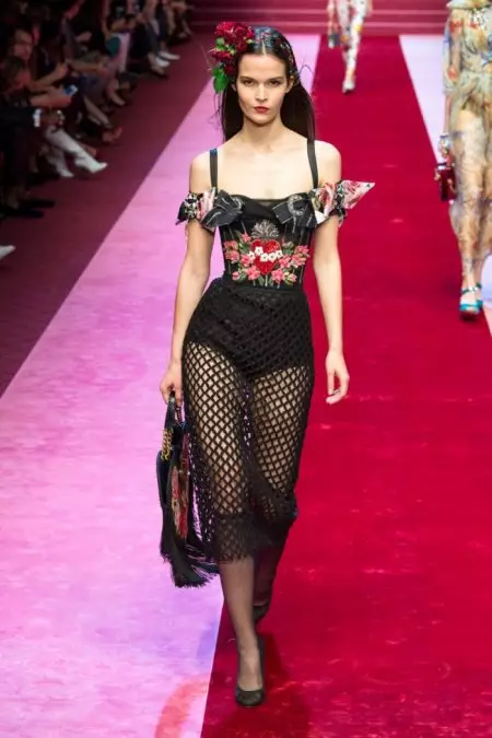 Dolce & Gabbana بهار 2018 لاءِ لنجريءَ جي متاثر ٿيل ڏيک ڏيکاري ٿو