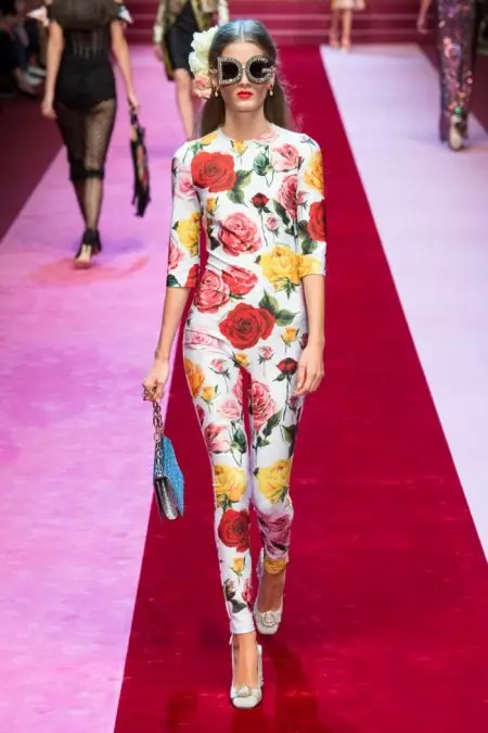 Dolce & Gabbana-k 2018ko udaberrirako lentzeria inspiratutako itxurak erakusten ditu