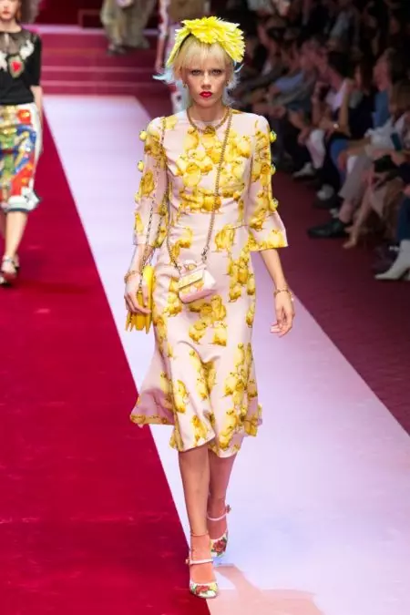 Dolce & Gabbana-k 2018ko udaberrirako lentzeria inspiratutako itxurak erakusten ditu