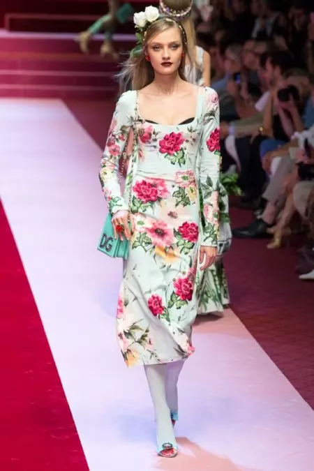 Dolce & Gabbana-k 2018ko udaberrirako lentzeria inspiratutako itxurak erakusten ditu