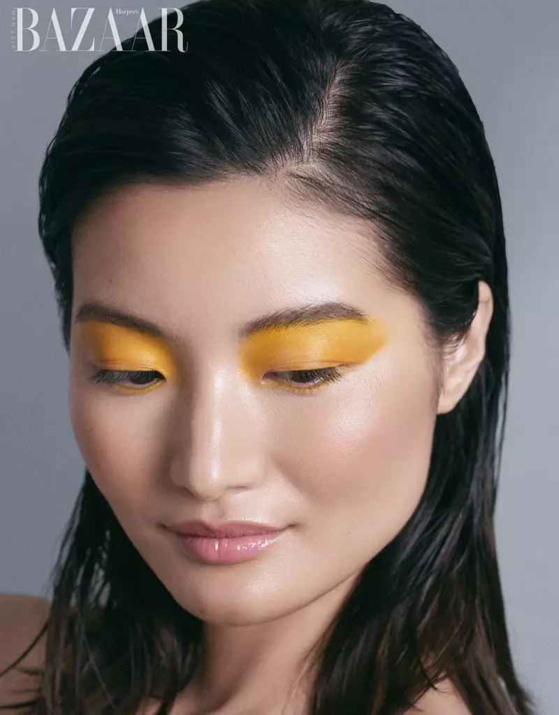 Feifei Zhang מדגמנת את Vibrant Beauty עבור Harper's Bazaar וייטנאם