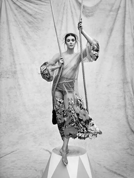 Дијана Молдаван влегува во циркусот за жена Шпанија од Ричард Рамос