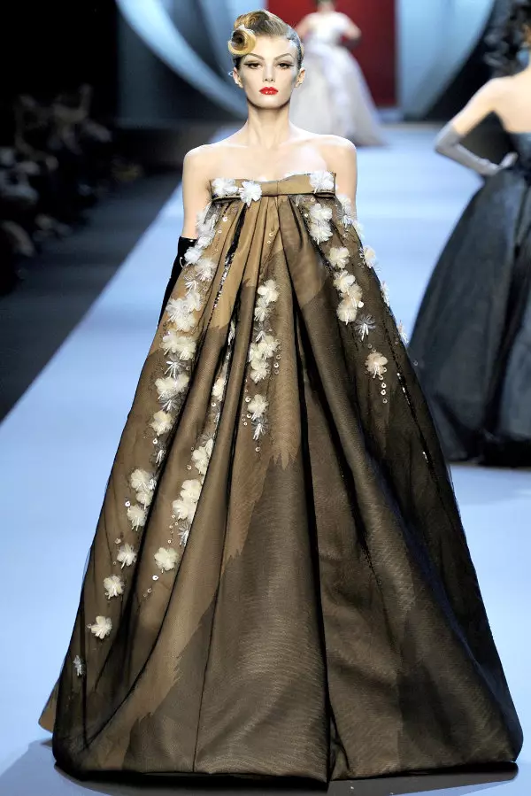 डायर स्प्रिंग 2011 Couture | पॅरिस Haute Couture