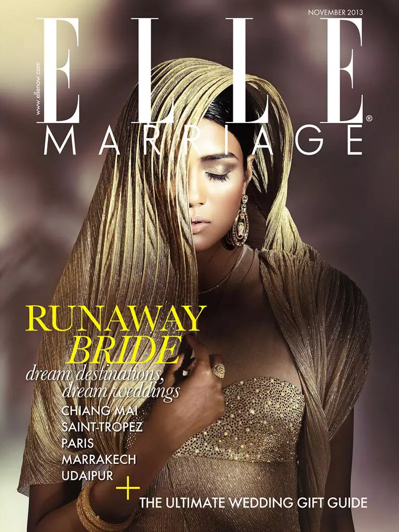 Pallavi Singh skinner i brudemoter for Elle India av Arjun Mark