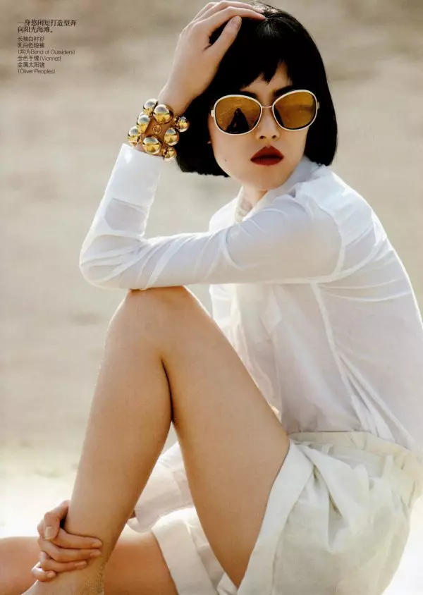 Liu Wen por Hans Feurer para Vogue China Abril 2011