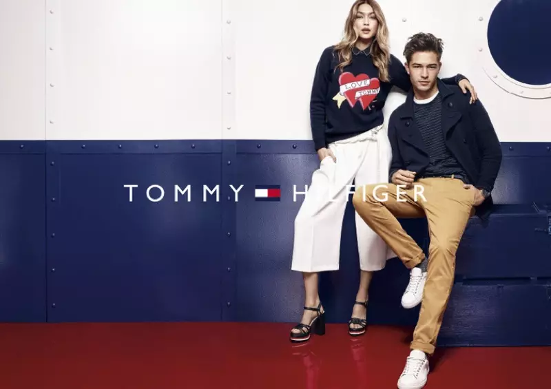 Gigi Hadid kaj Francisco Lachowski por Tommy Hilfiger aŭtuno-vintra 2016 kampanjo