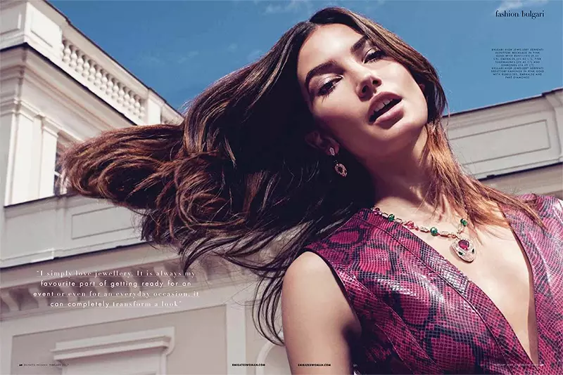 Model Lily Aldridge waxay ku taagan tahay dahabka Bulgari ee tifaftirka moodada