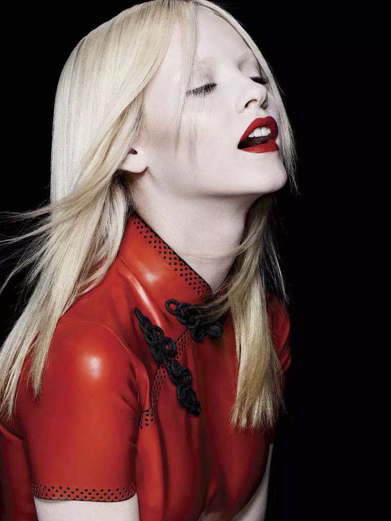 Ginta Lapina ka François Nars bakeng sa Vogue Japane April 2011