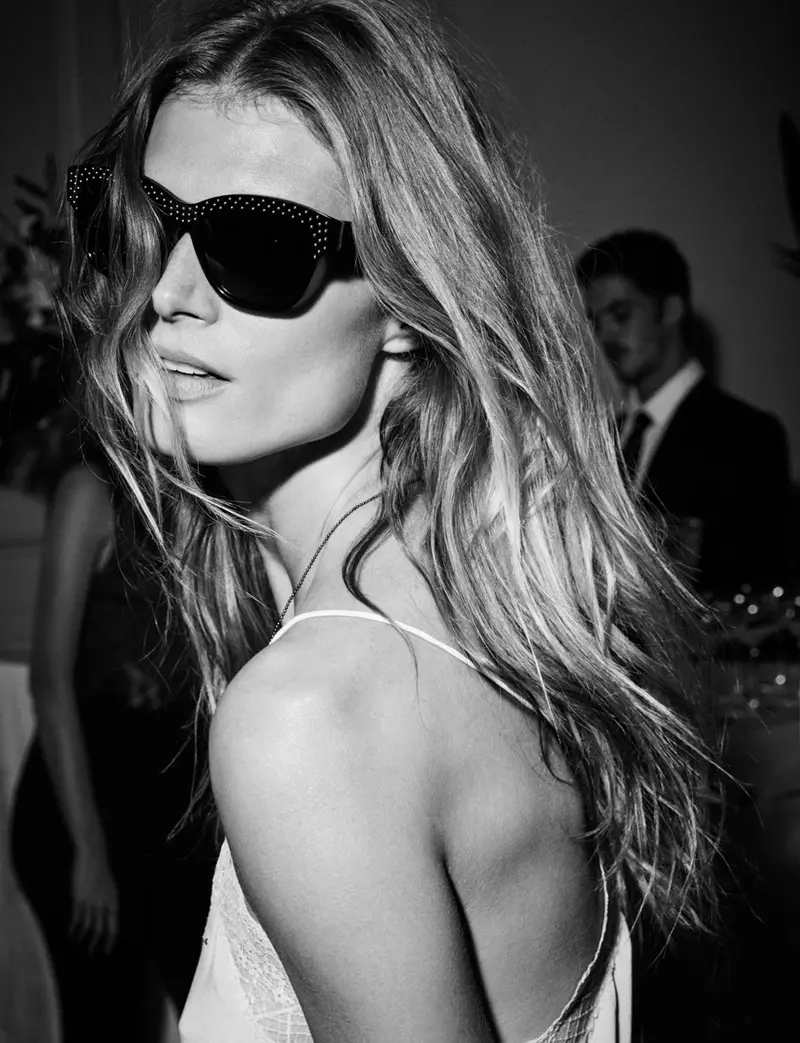 Malgosia Bela pose avec des lunettes de soleil de la collection printemps 2016 de Zadig & Voltaire