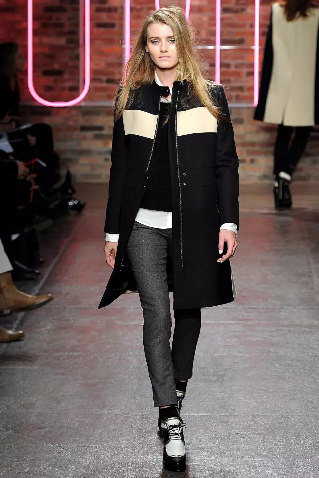 DKNY Fararano 2011 | New York Fashion Week