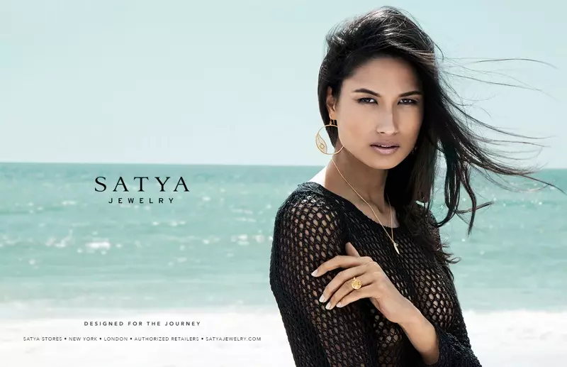 Varsha Thapa Stars in Satya Jewelry Herbst 2013 Anzeigen von Daniel Garriga