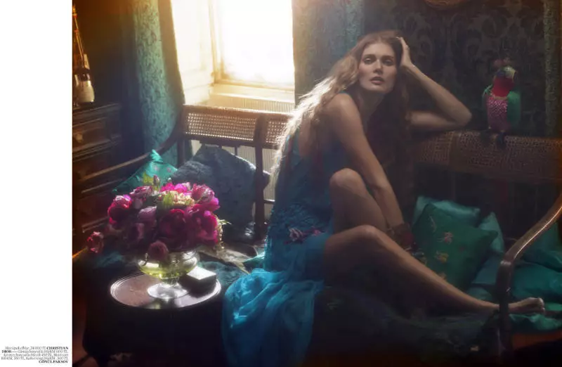 Malgosia Bela para Vogue Turquía abril de 2011 por Cuneyt Akeroglu