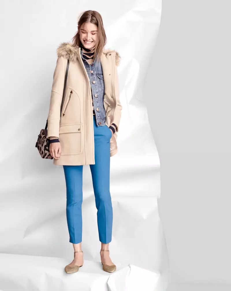 J. Crew Chateau Parka во Stadium-Cloth, Martie Bi-Stretch Pant на морскиот брег и Signet Bag во Leopard