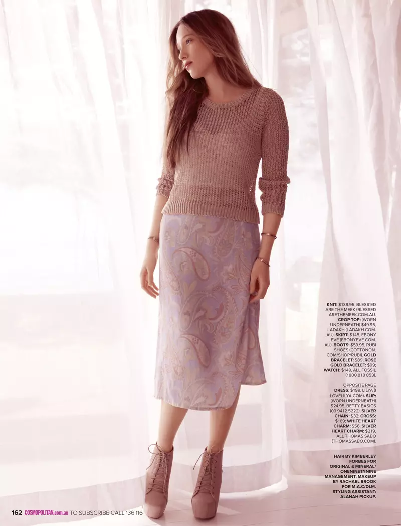 O Sophie Lowe o lo'o moemiti i Pastels mo le Cosmopolitan Australia's March Issue