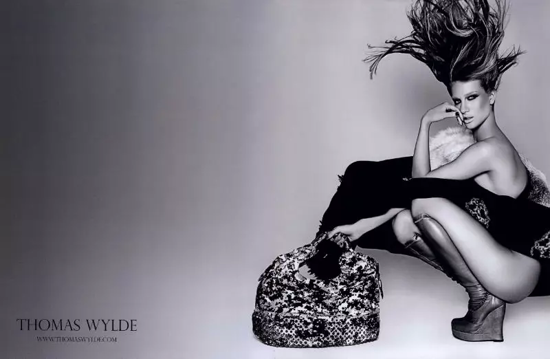 Rosie Huntington-Whiteley ho an'i Thomas Wylde Fall 2011 Campaign