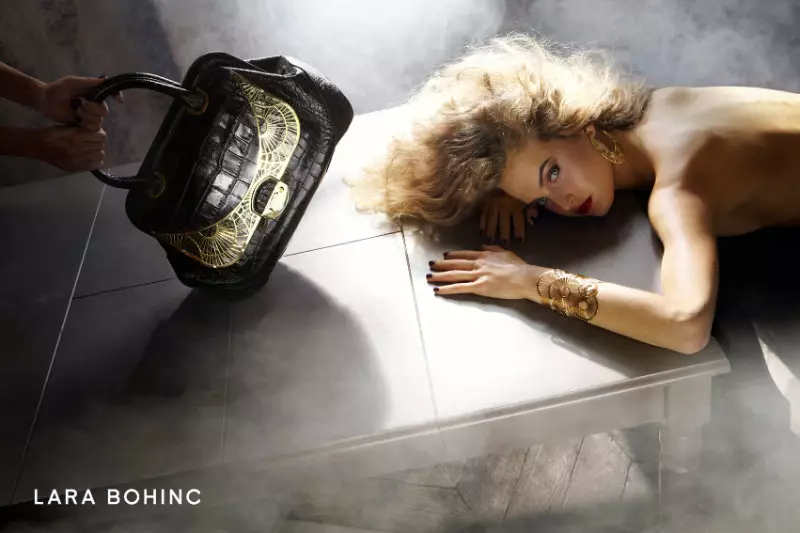 Mariana Idzkowska door Jon Compson voor Lara Bohinc Spring 2011 Campagne