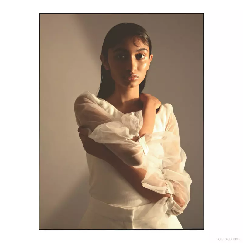 ท็อปเมดิสันบน Peddar และกางเกง Zara ภาพถ่าย: “Kay Sukumar”