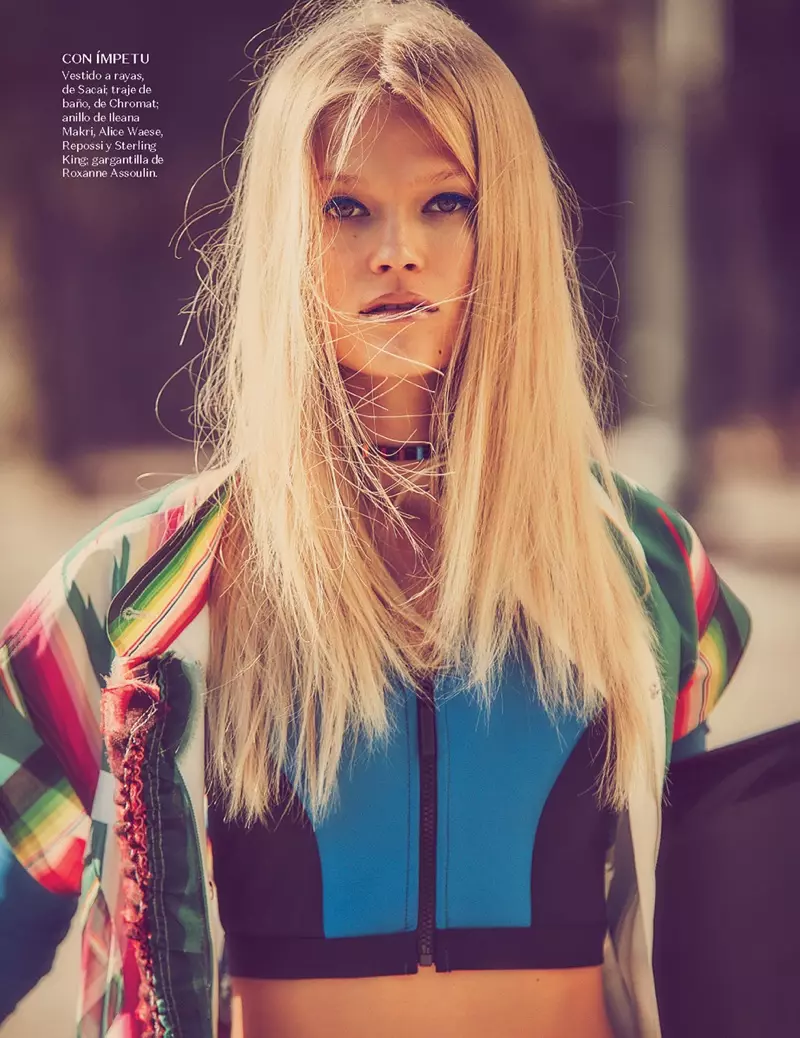 Modelka nosí v módnom editoriále vzhľad inšpirovaný surfermi