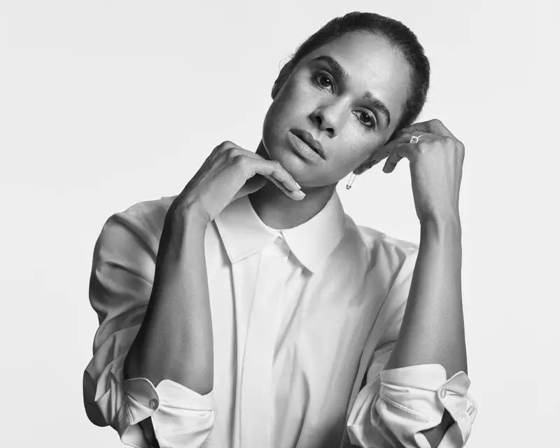 Misty Copeland poze pou Theory Fall 2021 In Pursuit of Tomorrow kanpay.