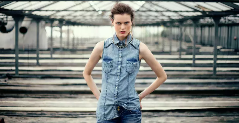 Bershka-ның 2012 жылғы тамыздағы Lookbook кітабы кездейсоқ романтикалық