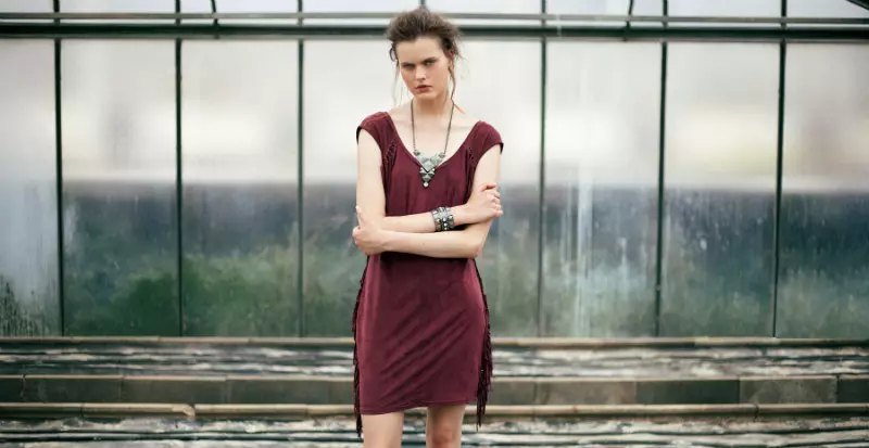 La Lookbook de Aŭgusto 2012 de Bershka estas Senĝene Romantika