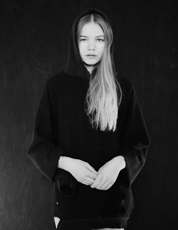 Fresh Face | Neele Hoeper nataon'i John Ciamillo