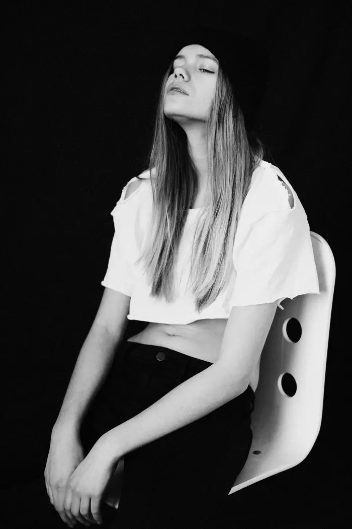 Fresh Face | Neele Hoeper nataon'i John Ciamillo