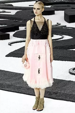 Chanel Spring 2011 | Paris Fashion Week