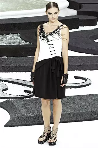 Chanel jaro 2011 | Pařížský týden módy