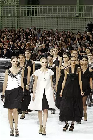 Chanel Άνοιξη 2011 | Εβδομάδα Μόδας στο Παρίσι