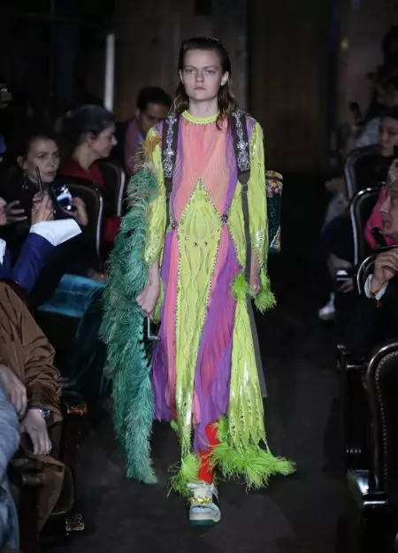 Gucci 2019-yil bahorgi kollektsiyasiga Fringe va Sparkle olib keladi