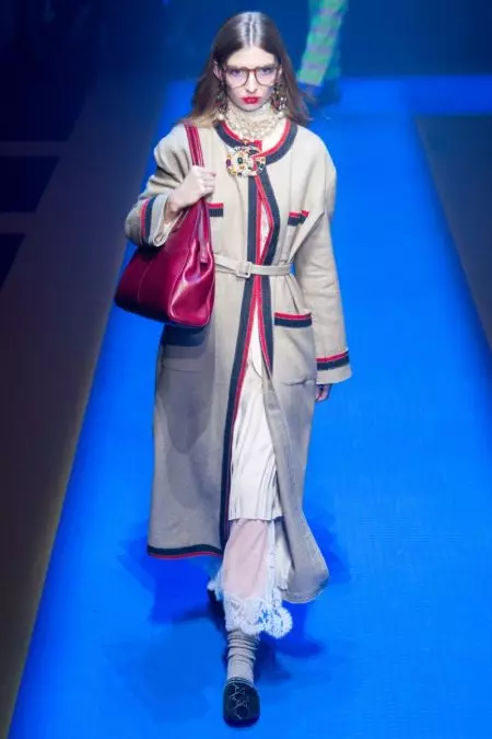 Gucci 2018 වසන්තය සඳහා උපරිමවාදය වැළඳ ගනී