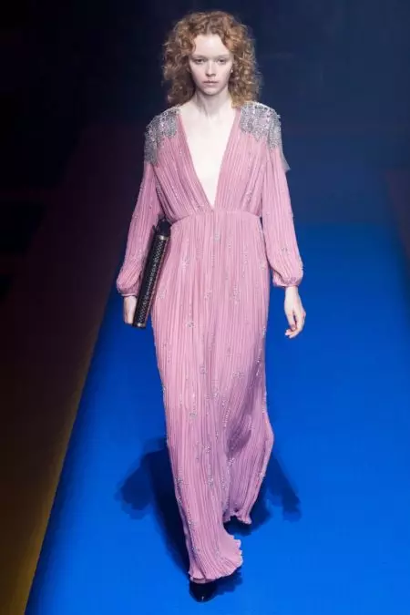 Gucci 2018-yil bahori uchun maksimalizmni qabul qiladi