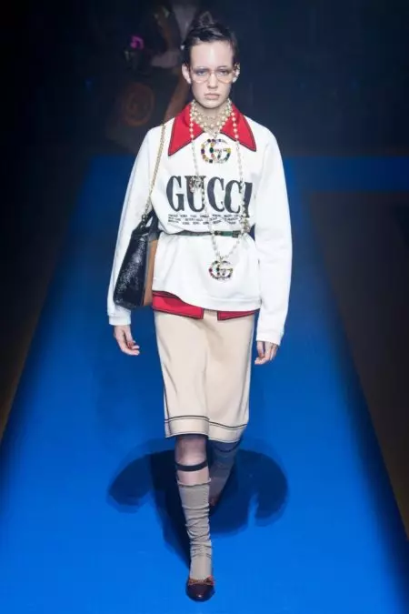 Gucci သည် 2018 ခုနှစ် နွေဦးရာသီအတွက် Maximalism ကို လက်ခံထားသည်။