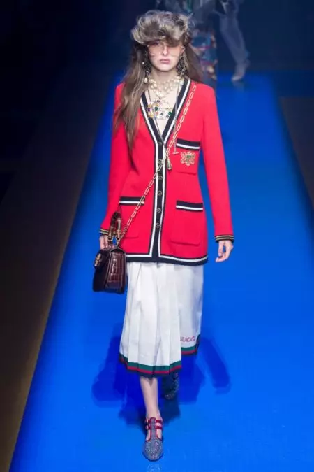 Gucci îmbrățișează maximalismul pentru primăvara 2018