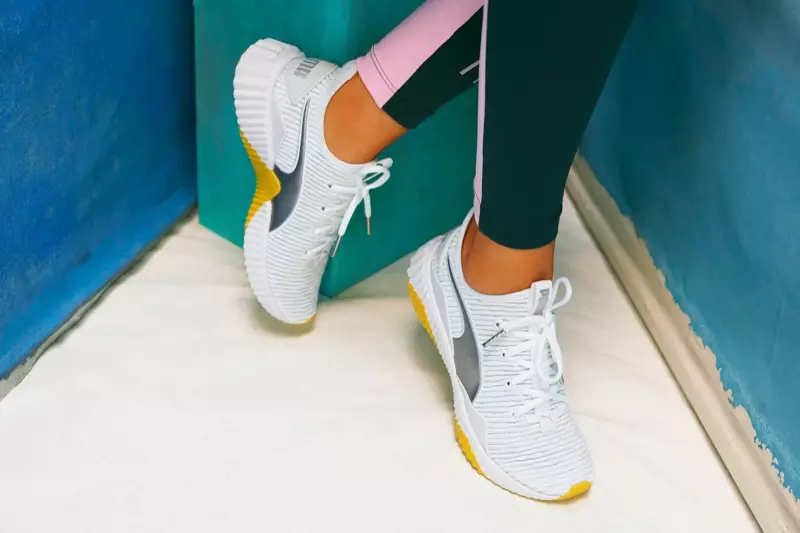 PUMA DEFY ట్రైల్బ్లేజర్ స్నీకర్ $90