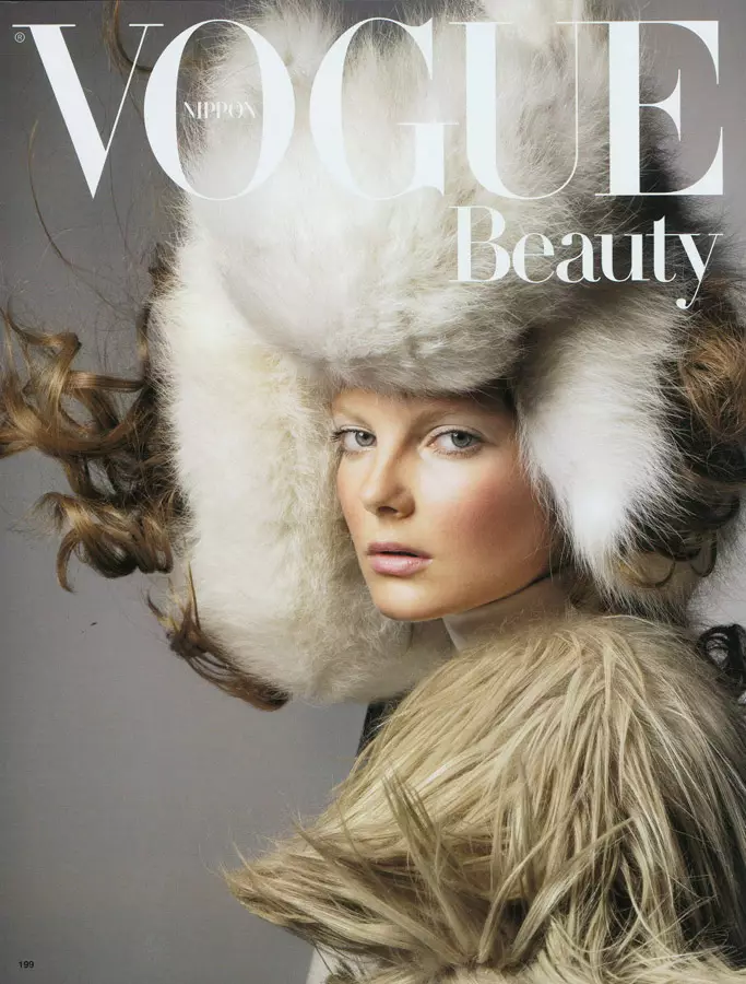 Eniko Mihalik von Raymond Meier für Vogue Nippon November 2010