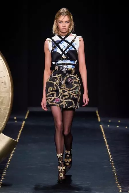 A Versace Grunge hangulatot ad 2019 őszére